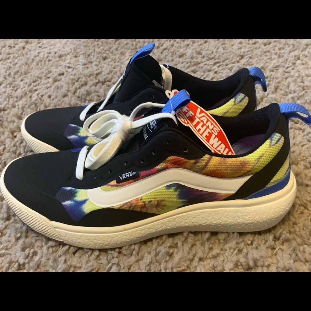 Vans UltraRange UltraCush
Size 6.5
Blk/mulit Color
Brand New! No Box.